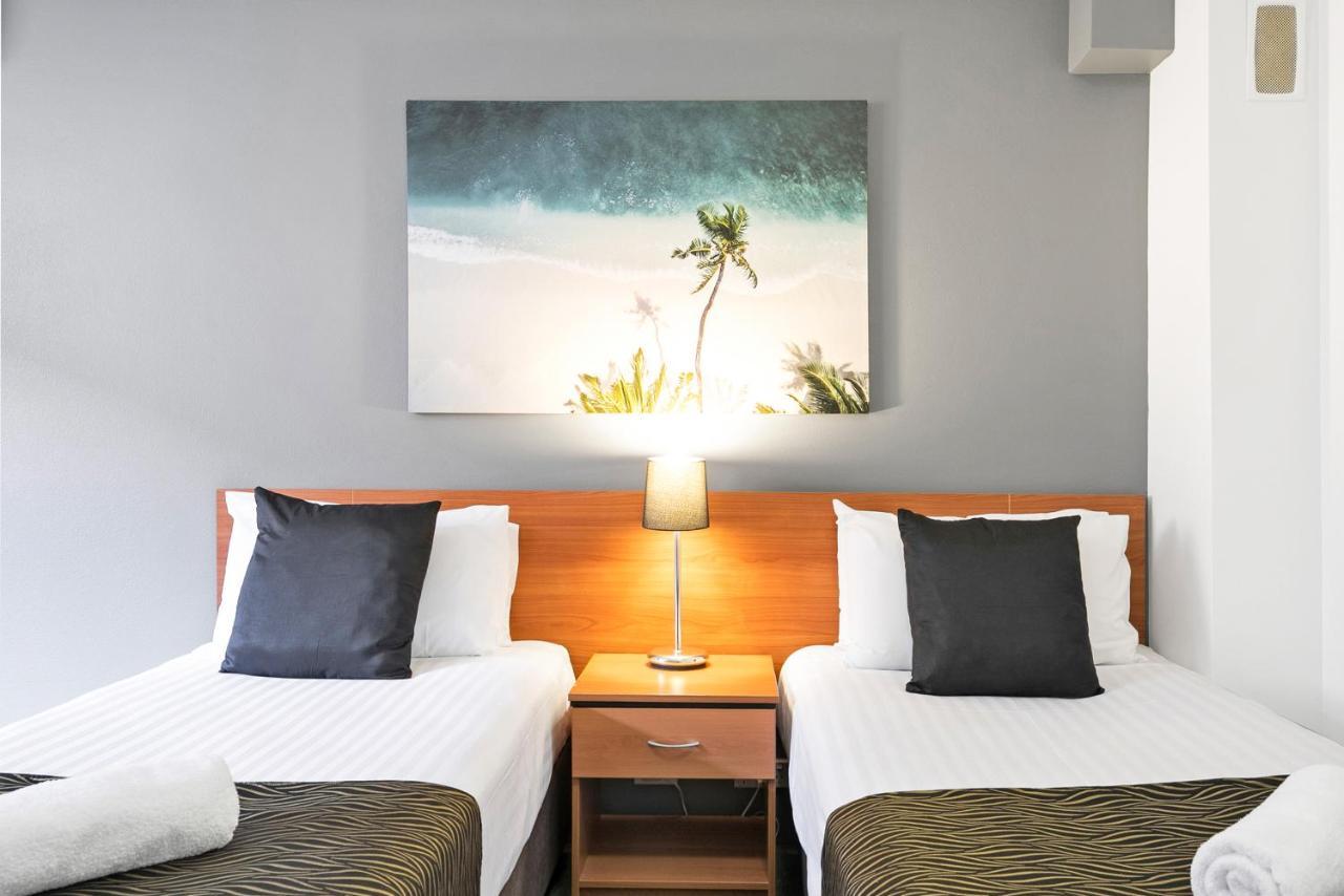 Peninsula And Serviced Motel 4*