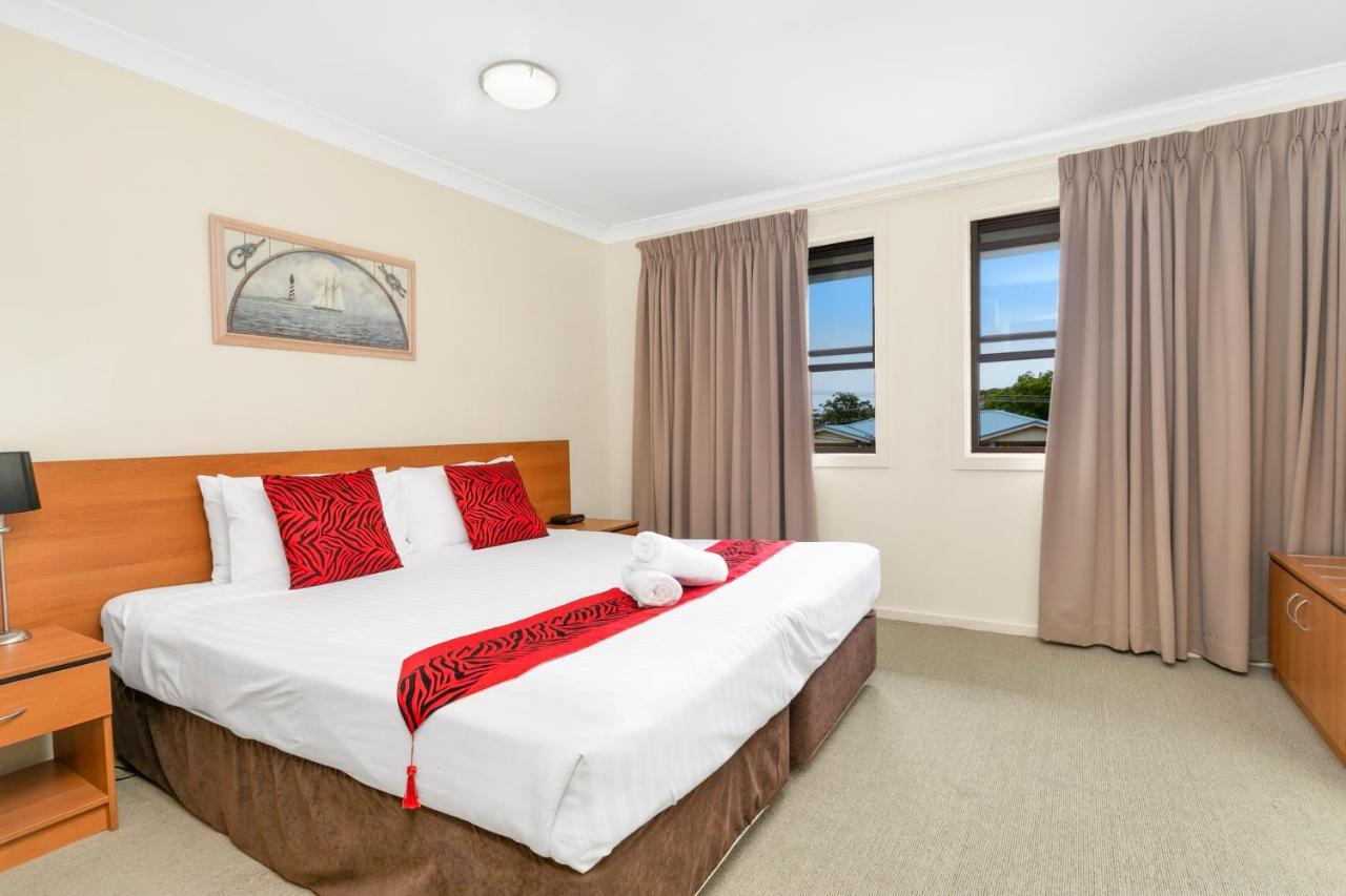 Peninsula And Serviced 4*